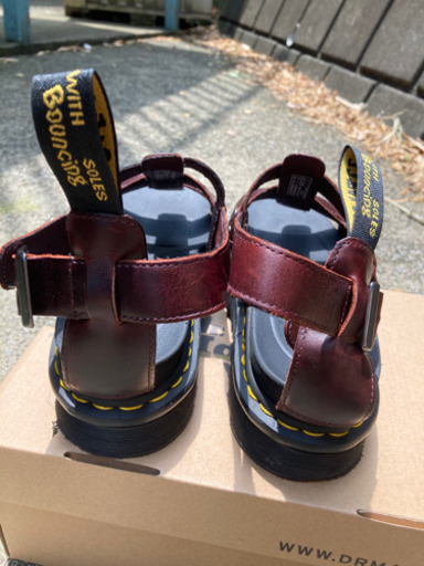 マーチンのサンダル　Dr.Martens