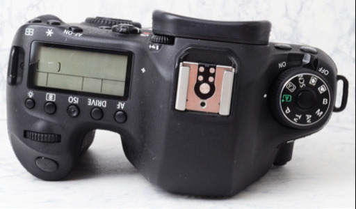 大人気フルサイズ機●Wi-Fi内蔵●純正トリプルレンズ●キャノン EOS 6D 安心のゆうパック代引き発送！送料、代引き手数料無料！