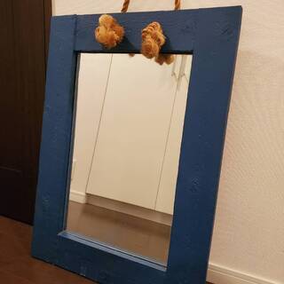 木枠のオシャレな鏡