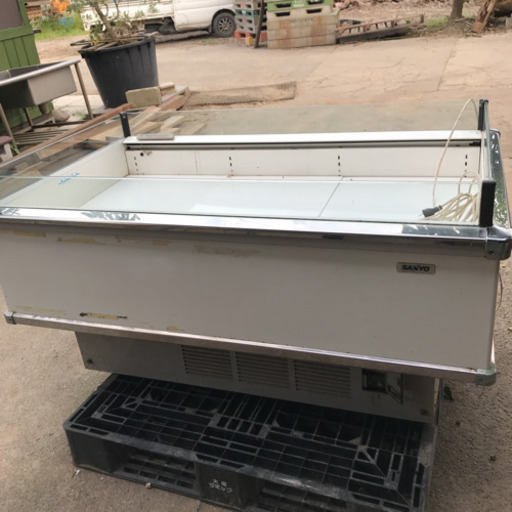 オープン型冷蔵ショーケース サンヨーTEM-KS857