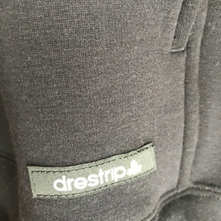drestripドレストリップ  パーカー