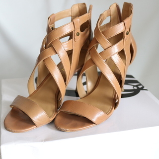 ナインウエスト Nine West 編み上げサンダルアメリカサイズ 6 1 2 ヒール高さ 約8cm くう 大塚の靴 サンダル の中古あげます 譲ります ジモティーで不用品の処分 ナインウエスト Nine West 編み上げサンダルアメリカサイズ 6 1 2 ヒール高さ 約8cm くう 大塚の靴 サンダル の中古あげます 譲ります ジモティーで不用品の処分