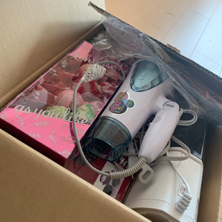 雑貨、服 、家具