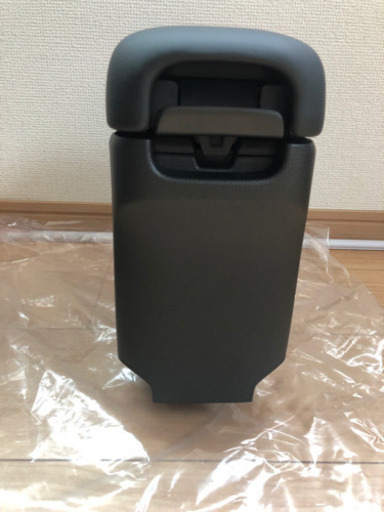 新型フィット純正アームレストコンソールボックス さくらま 偕楽園の内装 インテリアの中古あげます 譲ります ジモティーで不用品の処分