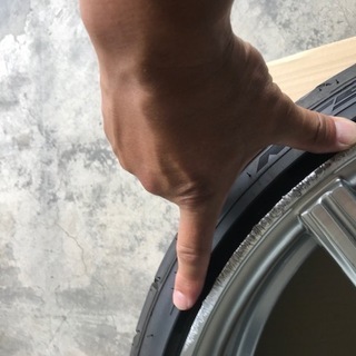 値下げしました！アウディA5 ロッシFF9.5J-20 +29 245/30-20 