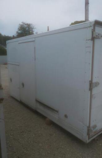 値下げしました！)【横扉付き】【2スペース】【3t車でも配送可】物置き