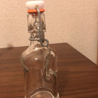 【3】ガラスのミニボトル3点　密閉栓付き　食器　インテリア　キッチン