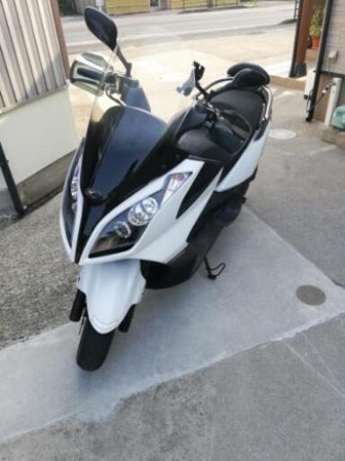 原付き2種　125cc キムコ　ダウンタウン125i　SHOEIヘルメット付き