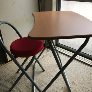 子供さん向けの机と椅子