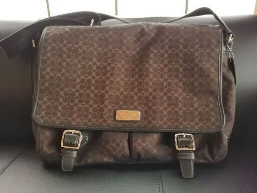 美品　コーチ　メッセンジャーバッグ大　シグネチャー柄　coach