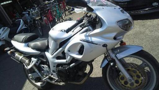 ありがとうございました。お客様が決まりました。★SUZUKI★ SV400S★書類無し★サーキット★シルバー★他の、オークションに書類付きフレームが平均的5000円で出てますので載せかえできる人なら安く乗れます。\n★