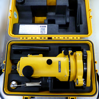 【自社配送は札幌市内限定】TOPCON/トプコン セオドライト TL-20DP 測量機 三脚付き 計測器 中古【USED】