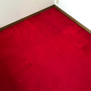 差し上げます赤い絨毯カーペット約258cm 343cm A Tyan 豊科のカーペット マット ラグの中古あげます 譲ります ジモティーで不用品の処分