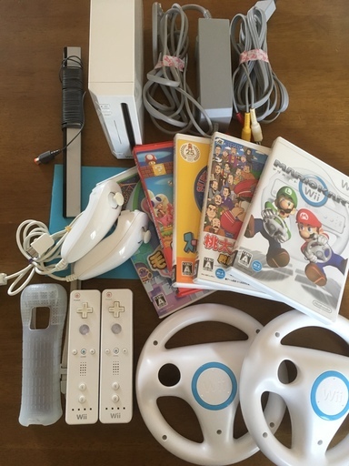 １４　任天堂Wiiすぐ遊べるSET＆ソフト５枚