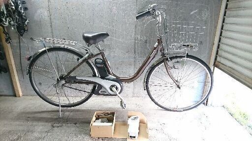 電動アシスト自転車中古 Panasonic 内装3段変速 手元ライトONOFF可 カゴリアキャリア鍵(3個)付き 電源充電器バッテリー動作確認済み (バッテリー2個) タイヤ26インチ