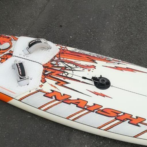 ウインドサーフィン ボード NAISH Freestyle / L232 W63 V100 オレンジ