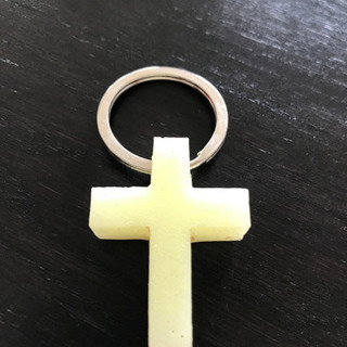 十字架のキーホルダー