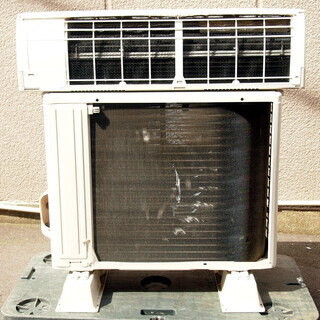 A152 パナソニック ルームエアコン CS-22MEE8-W 主に6畳