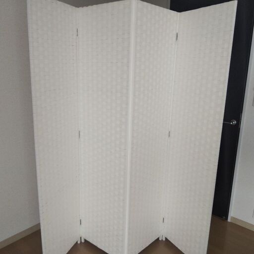 部屋の仕切りや目隠しに・パーテーション白 (ローズ) 大阪のその他の 