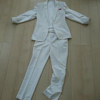 白スーツ