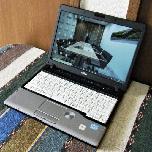 良品✨/12.1型/高性能Core i5/HDD320GB/メモリ4GB♪/大容量バッテリー！/DVDSマルチ(コピー可)/すぐ使えるWindows10/高速☆彡USB3.0/SDカードスロット♪/すぐ繋がるWi-Fi/Microsoft Office 2016✎/点検整備清掃済み/クレジットカード決済可能//FUJITSU LIFEBOOK P772/F