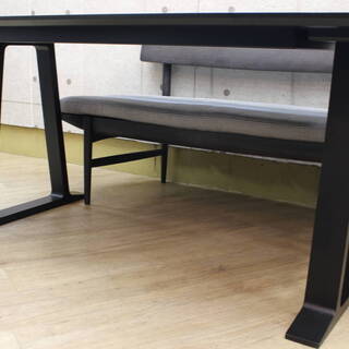 R527)【美品/総額35万円】カリモク ダイニングセット メラミン天板テーブル 幅1350mm ベンチ チェア二脚 ブラック系 東名川崎ICからすぐ♪