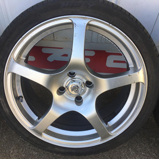 タイヤ、ホイール 売ります。