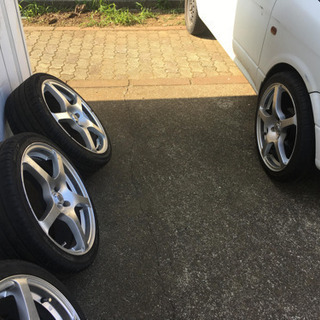 タイヤ、ホイール 売ります。