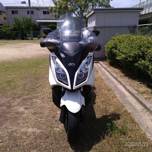 125ccスクーター KYMCO Downtown125i 大型ウィンドシールド グリップ