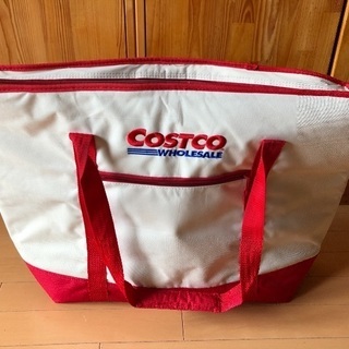 コストコの大きな保冷バッグです。