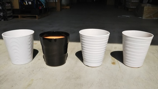 陶器鉢植え4つセット 白一つはプラスチック製 プロプルここクリック 戸田のその他の中古あげます 譲ります ジモティーで不用品の処分 陶器鉢植え4つセット 白一つはプラスチック製 プロプルここクリック 戸田のその他の中古あげます 譲ります ジモティーで不用品の処分