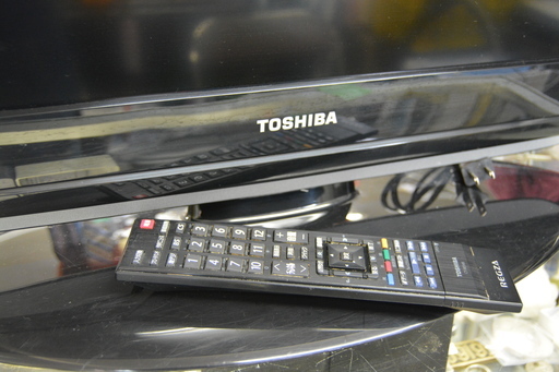 ２０１１年製　ＴＯＳＨＩＢＡ　３２インチ　液晶テレビ