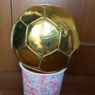 金色のサッカーボール