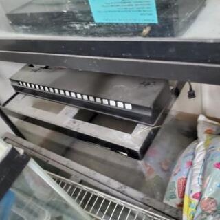 中古90センチガラス水槽2本。水槽台。その他水槽3本