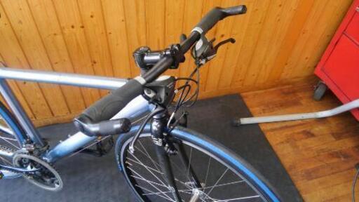 自転車屋の中古 クロスバイク メーカー不明 175㎝前後の方に最適です。