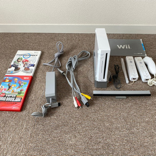 任天堂　Wii ソフト二本付き　値下げ