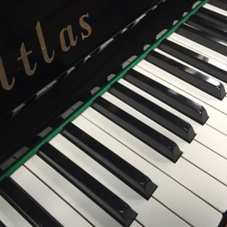 猫足のピアノ　Atlas A22H