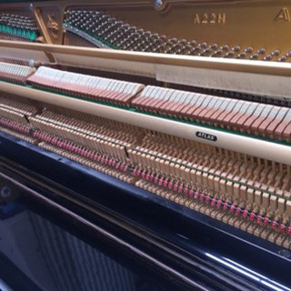 猫足のピアノ　Atlas A22H