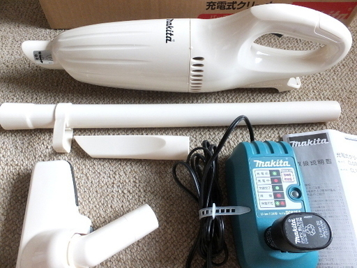 使用回数少 makita マキタ 充電式クリーナー CL070DS 掃除機