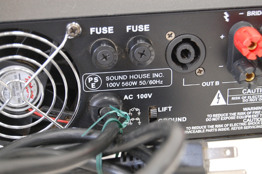 ジャンク扱い CLASSIC PRO CP1400 パワーアンプ 音響機器 オーディオ クラシックプロ 通電確認済み☆ 札幌市 清田区 平岡 - AV アンプ