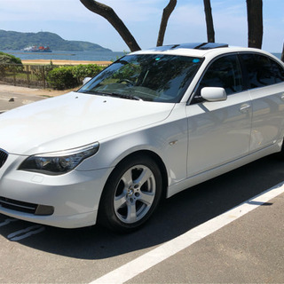 超絶美車21年式後期！希少サンルーフ付BMW525iハイラインP...