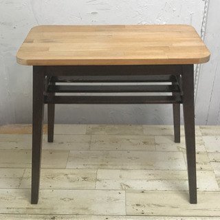 レトロかわいい木製サイドテーブル