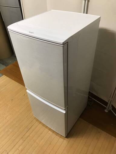 ブランドのギフト シャープ 2013年製 冷蔵庫　137L 冷蔵庫
