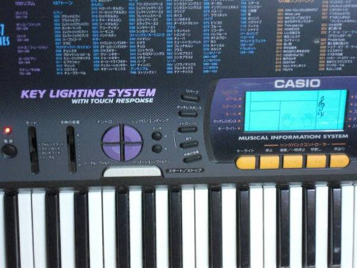 casio 電子ピアノ　61鍵で光ります。