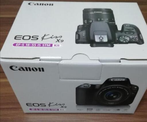 新品未開封　CANON (キヤノン) EOS Kiss X9 STMレンズキット（シルバー）