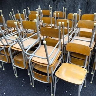 一旦完売！　学校や学習塾で使用の「椅子」はいかがでしょうか？