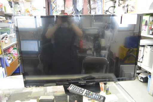 HITACHI　３２インチ　液晶テレビ　２０１７年製