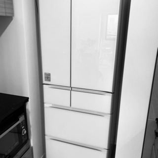 引取手確定しました】大容量冷蔵庫 HITACHI 475L (2018)