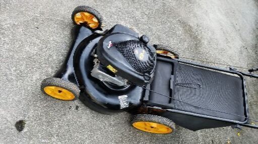 エンジン式芝刈機