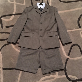 男の子スーツ　130㎝　BRODWIN
